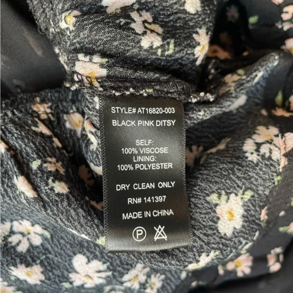 NWT ASTR Sweetheart Puff Sleeve Black & Pink Floral Ruched Top Size Large NEW